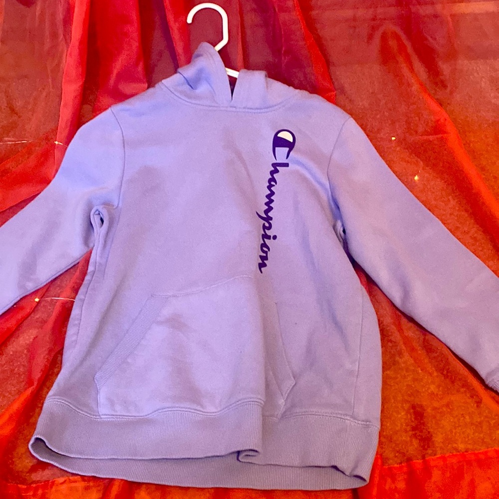 I’m selling a champion hoodie, it’s in great shape!